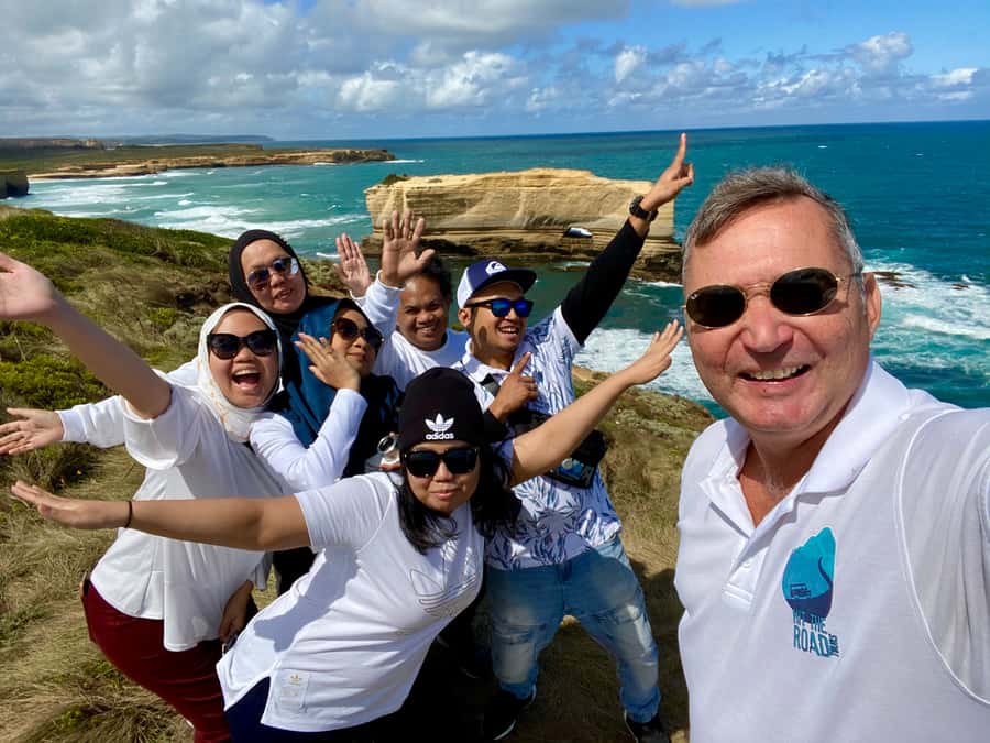 From Melbourne: Great Ocean Road Boutique Tour in Reverse - Winchelsea breakfast stop and the long morning drive