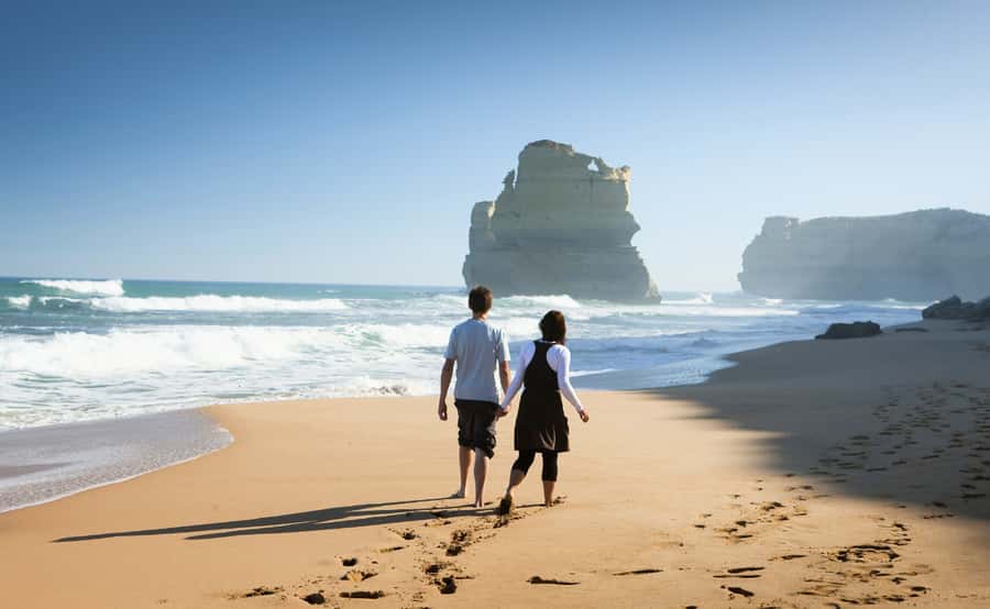 From Melbourne: Great Ocean Road Full-Day Guided Trip - Loch Ard Gorge and stories of survival