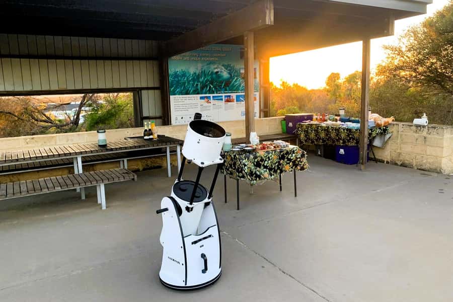From Perth: Pinnacles Sunset and Stargazing Tour with Dinner - Picnic dinner with sparkling wine