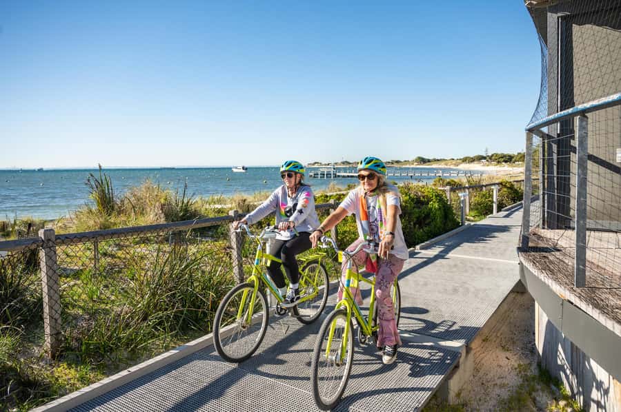 From Perth: Rottnest Island Full-Day Bike and Ferry Trip - Getting your bearings in Thomson Bay