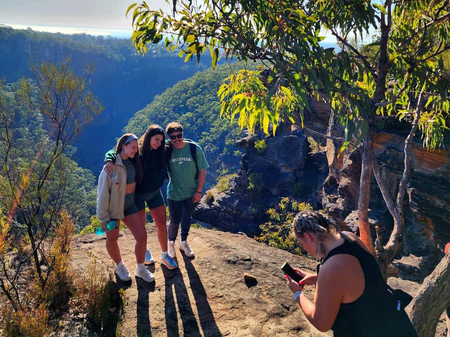 From Sydney: Blue Mountains Tour with Waterfall Walk & Lunch - What the $85 Price Really Buys