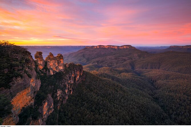 From Sydney: Blue Mountains with Zoo, Koala Photo & Scenic World - Into the Blue Mountains and their sandstone scenery
