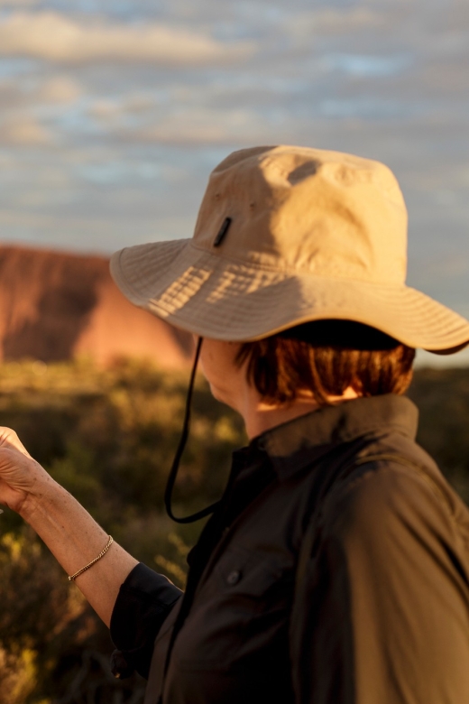 From Yulara: Uluru Tour and Sunset BBQ - Sunset and BBQ: the tour’s best finish