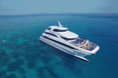 Full Day Reef Cruise and 10 Minute Helicopter Scenic Flight