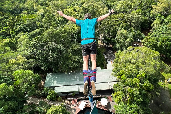 Giant Swing Skypark Cairns by AJ Hackett - Waiting areas, views, and the Gravity Bar