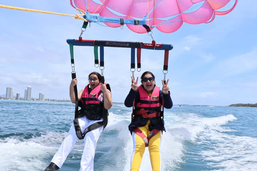 Gold Coast: Parasailing in Surfers Paradise - What the eight-minute parasail flight feels like