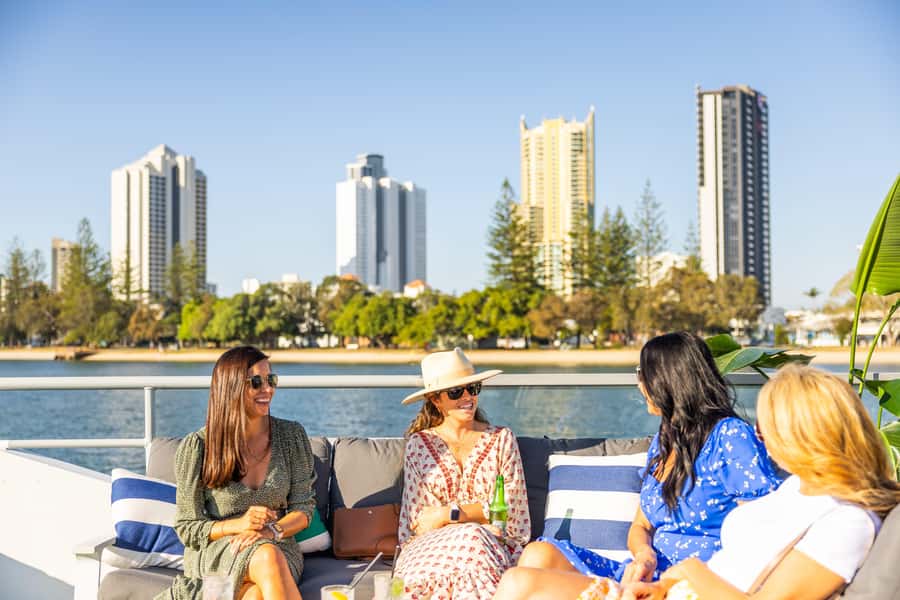 Gold Coast: Sightseeing Cruise with Buffet Lunch - Drinks, cocktails, and the relaxed pace