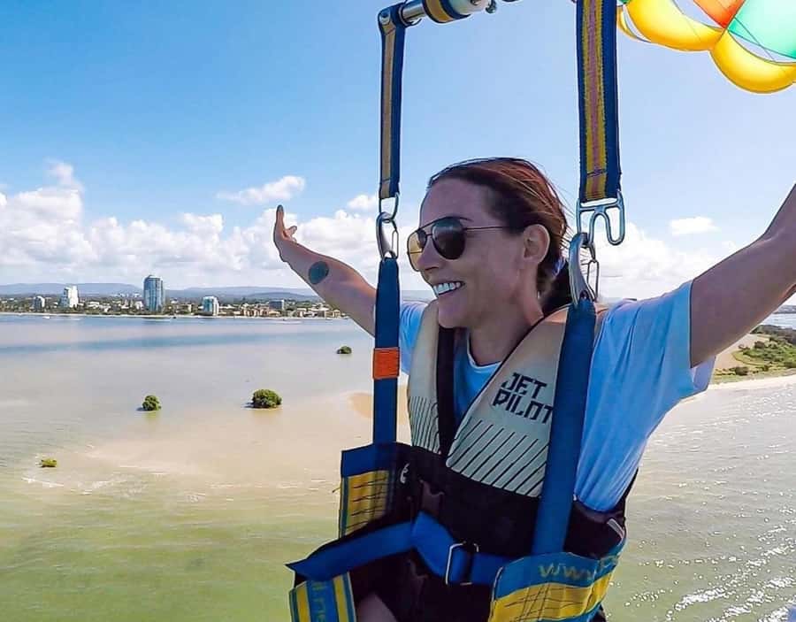 Gold Coast: Surfers Parasailing with Free Photos - Key points before you book