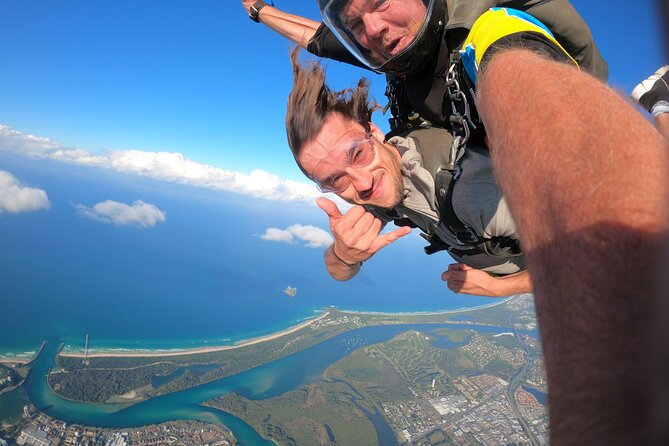 Gold Coast Tandem Skydive - Weight limits and participation details