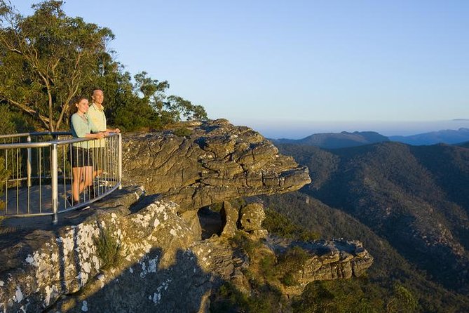 Grampians National Park with MacKenzie Falls and Kangaroos - The 7:35am departure and the long road west