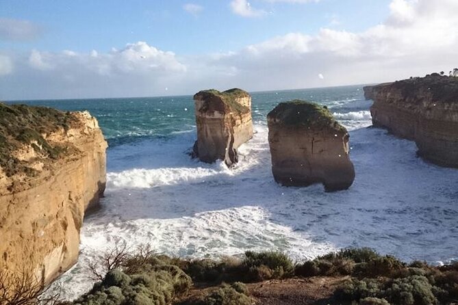 Great Ocean Road 12 Apostles kangaroo, koala and chocolate tour - Apollo Bay gives you a real lunch choice