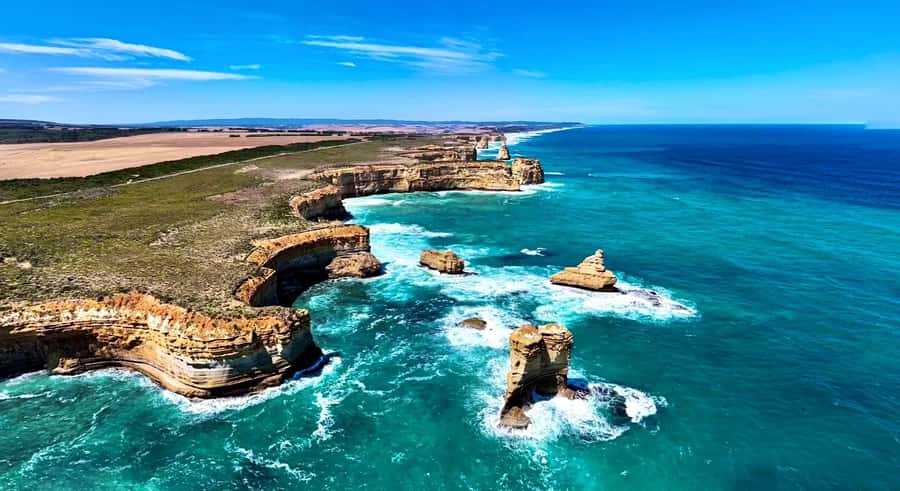 Great Ocean Road 12 Apostles London Bridge Koala Kangaroo - Loch Ard Gorge and the Twelve Apostles first