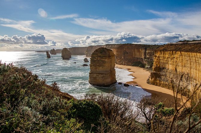 Great Ocean Road, 12 Apostles, Rainforest & Morning Tea-Melbourne - The Memorial Arch and the story of the road