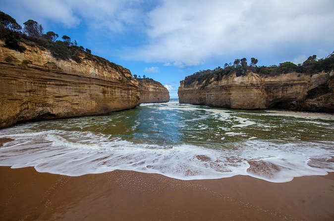 Great Ocean Road and Wildlife Tour for Backpackers aged 18-35 - Lorne Pier, Fairhaven Beach, and the road itself