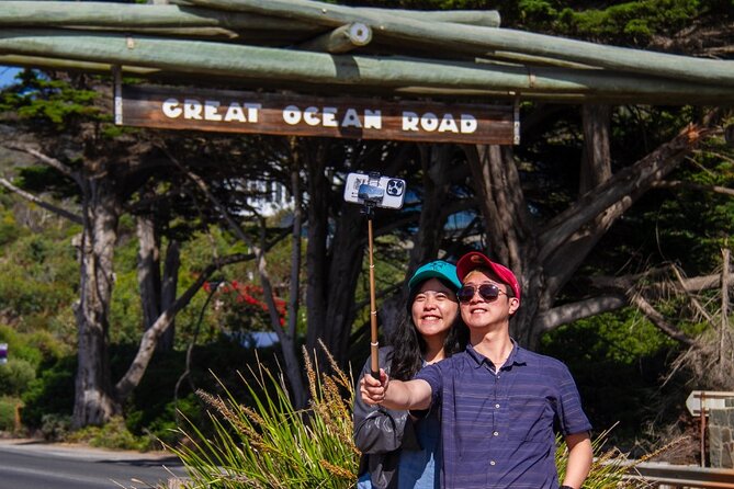Great Ocean Road Small-Group Eco Tour from Melbourne - 7:00 am pickup and the run toward Torquay