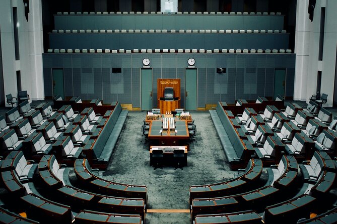 Highlights of Canberra Full Day Tour - The guides are a major part of the value