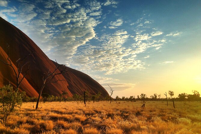 Highlights of Uluru Including Sunrise and Breakfast - Mutitjulu Waterhole and the stories of Kuniya and Liru