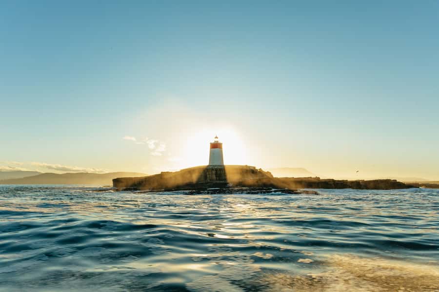 Hobart: 2.5-hour Iron Pot Lighthouse Cruise - Starting at Franklin Wharf and finding Hobart’s waterfront