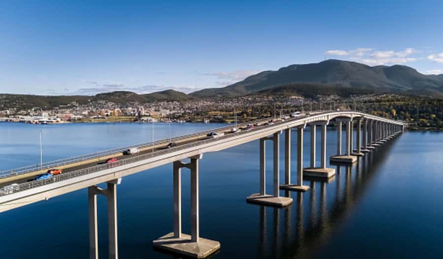 Hobart: 3-Hour City Sightseeing Tour - What the guides add to the experience