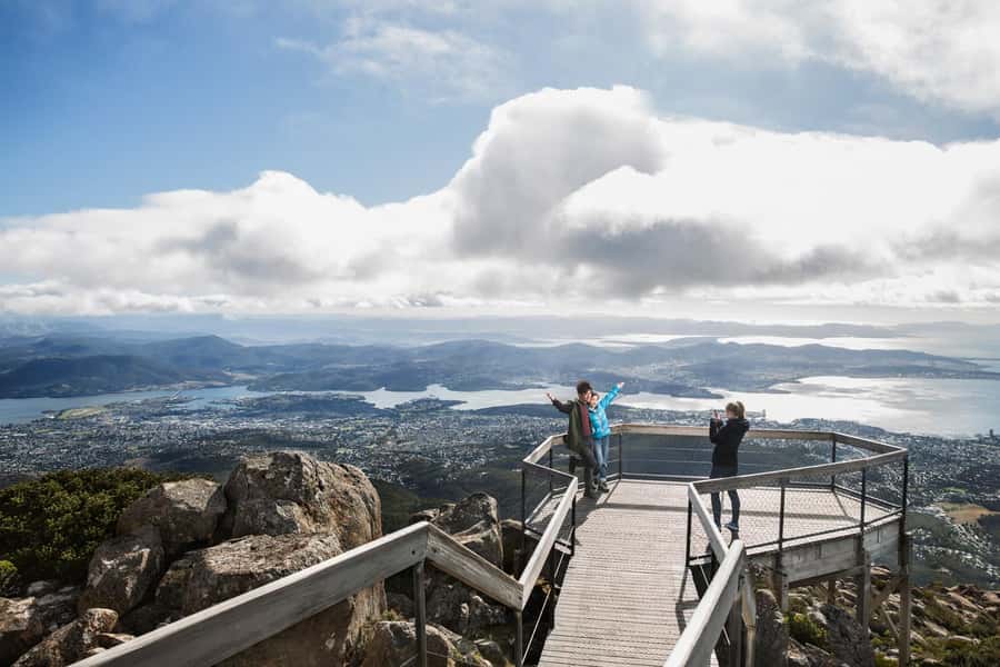 Hobart: Kunanyi/Mt Wellington Hop-on Hop-off Bus Pass - The guides are a major part of the value