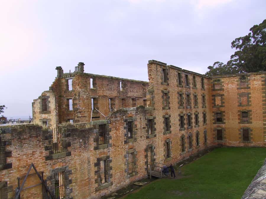 Hobart: Port Arthur, Harbor Cruise and Isle of the Dead Tour - Eaglehawk Neck and the Road to the Peninsula