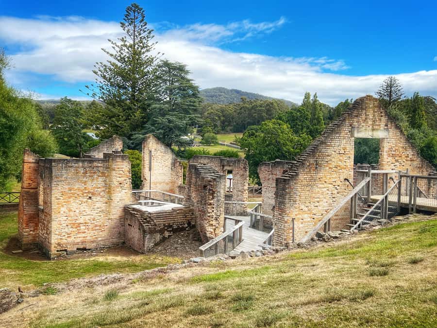 Hobart: Port Arthur, Harbor Cruise and Isle of the Dead Tour - Remarkable Cave Adds a Coastal Finish