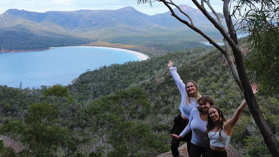Hobart: Wineglass Bay & Freycinet National Park Active Tour - Guides Make the Difference