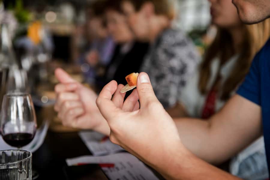 Hunter Valley: Uncork the Hunter Full-Day Wine Tour - Chocolate and wine: a sweet change of pace