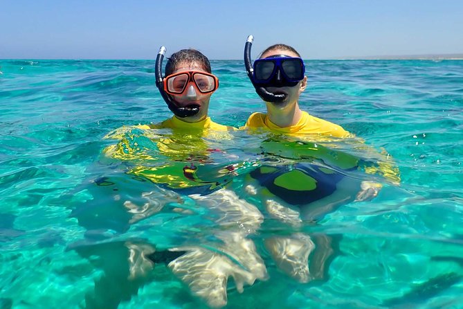 Lagoon Explorer - Ningaloo Reef Full-Day Kayaking and Snorkeling Adventure - Morning tea, lunch, and a sensible beach break