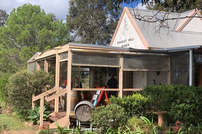 Luxury Hunter Valley Wildlife & Wine Tasting Tour from Sydney - The morning drive and the small-group advantage
