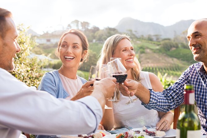 Luxury Hunter Valley Wildlife & Wine Tasting Tour from Sydney - Walkabout Wildlife Sanctuary: koalas, kangaroos, and more