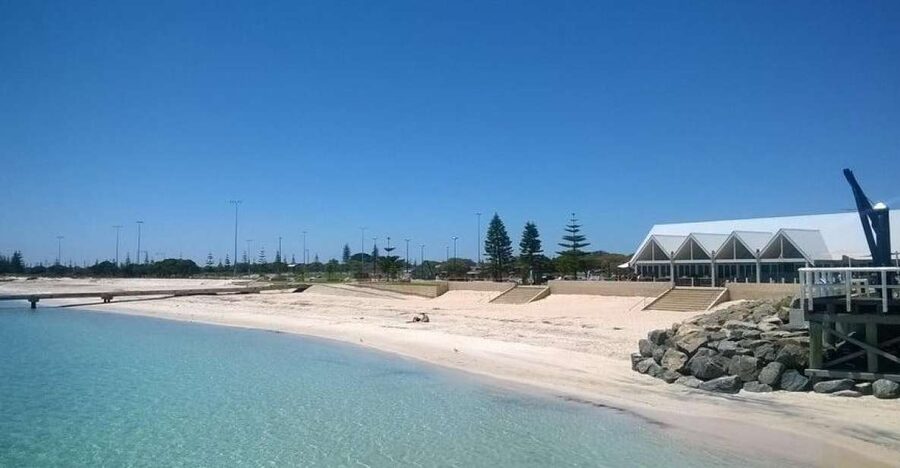 Margaret River and Busselton Jetty: Day Trip from Perth - Perth to Busselton: a long road with a useful guide