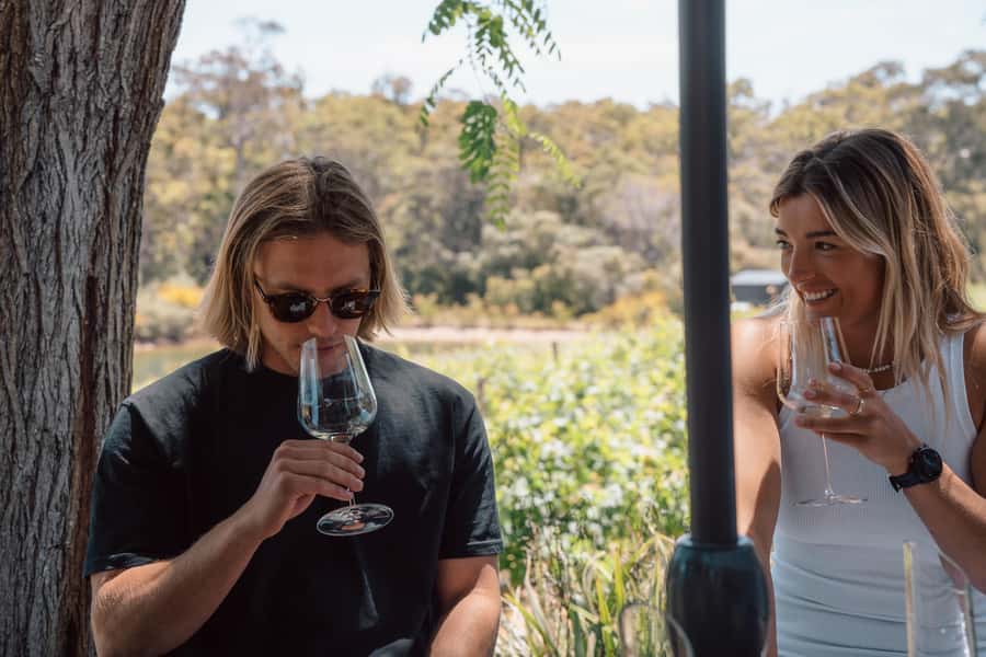 Margaret River: Boutique Wine Tour w. Blind Tasting + Lunch - The blind tasting lesson is the tour’s signature feature