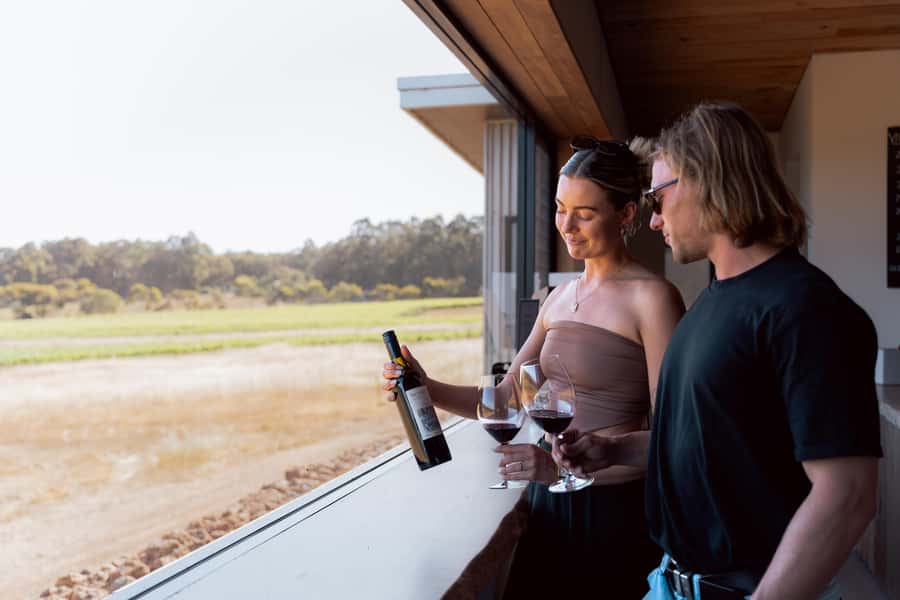 Margaret River: Boutique Wine Tour w. Blind Tasting + Lunch - Finishing with a local craft brewery