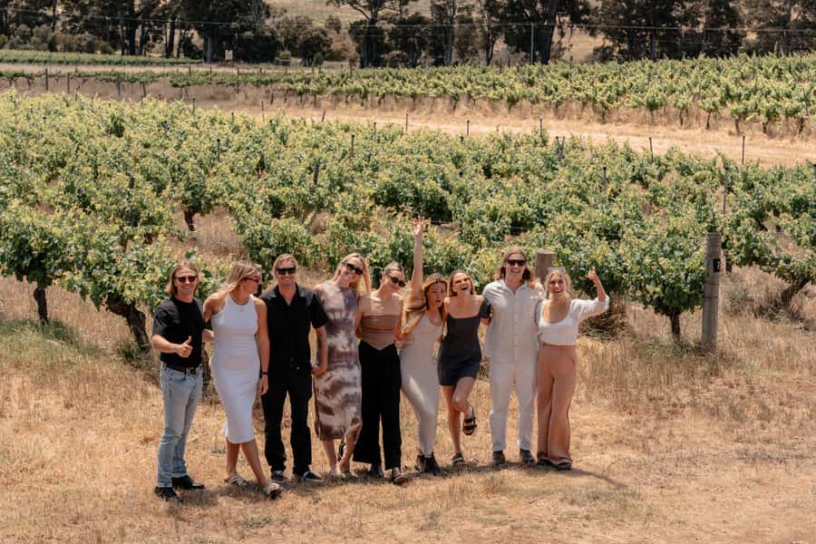 Margaret River: Boutique Wine Tour w. Blind Tasting + Lunch - Pickup in a small minibus