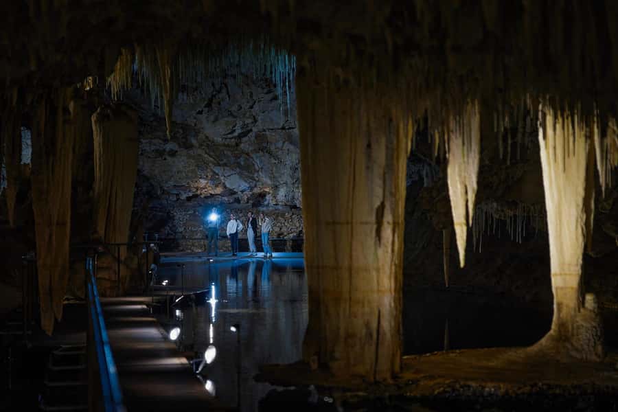 Margaret River: Lake Cave Fully-Guided Tour - Who should book this tour?