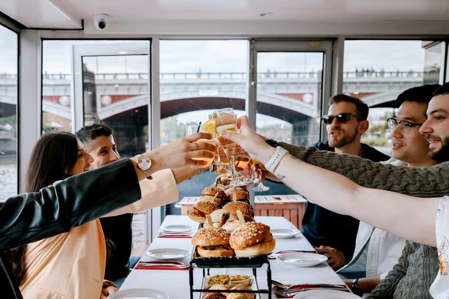 Melbourne: 2-Hour Bottomless Brunch Cruise - Meeting the Spirit of Melbourne at Southgate