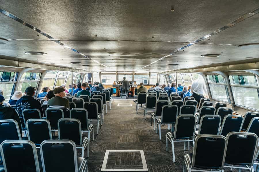 Melbourne: 2-Hour City Highlights River Cruise - Upstream to the sporting precinct