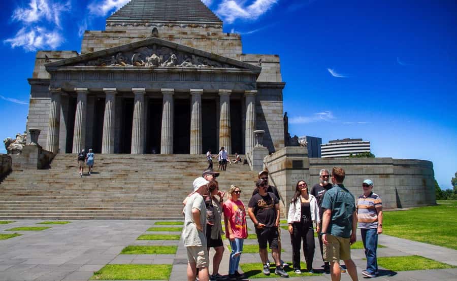 Melbourne: City Highlights Group Tour by Bus - Meeting near Flinders Street and starting downtown