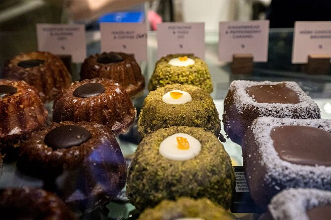 Melbourne Foodie Discovery Walking Tour - Degraves Street: food, people, and a famous lane