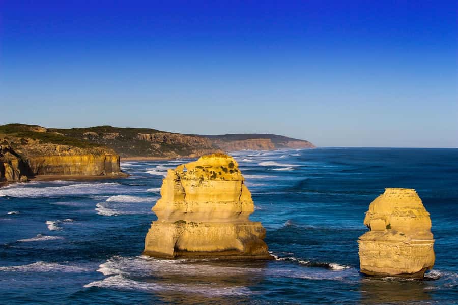 Melbourne: Great Ocean Road & Iconic Coastal Views Day Tour - Split Point Lighthouse and the first ocean views
