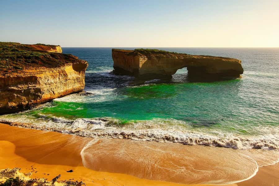 Melbourne: Great Ocean Road Max Highlights & London Bridge - The Memorial Arch and Lorne’s coastal views