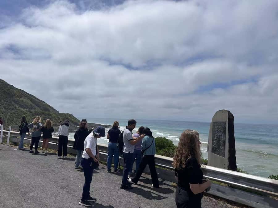 Melbourne: Great Ocean Road Max Highlights & London Bridge - Meeting the 12 Apostles on the open coast