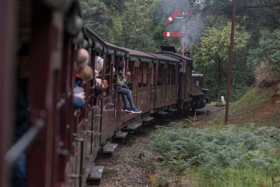 Melbourne: Puffing Billy Railway & Penguin Parade Day Tour - The coach ride: the real cost of seeing both attractions