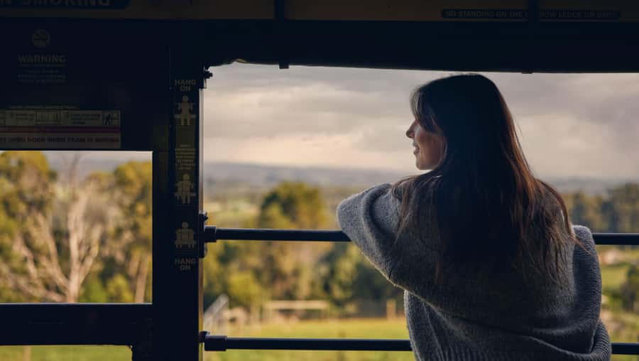 Melbourne: Puffing Billy Railway & Penguin Parade Day Tour - Guides, timing, and the small details that help