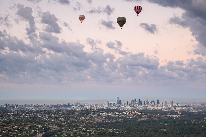 Melbourne sunrise balloon flight & champagne breakfast - Why a balloon is a special way to see Melbourne