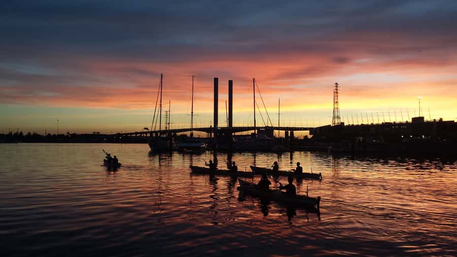 Melbourne: Sunset Kayak Tour with Dinner - Dinner on the water at the marina