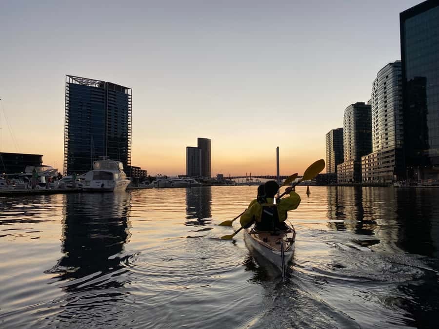 Melbourne: Sunset Kayak Tour with Dinner - Southbank at sunset and after dark
