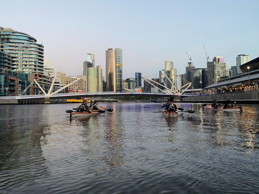 Melbourne: Sunset Kayak Tour with Dinner - What makes the guides important