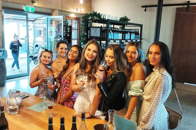 Melbourne: Yarra Valley Wine, Gin, Whisky and Chocolate Tour - Yarrawood as an alternate wine stop
